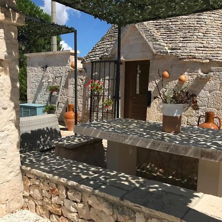 Trullo Grace -Trulli Anti' Charme & Relax Bed & Breakfast อัลเบโรเบลโล ภายนอก รูปภาพ