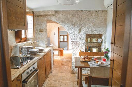 Trullo Grace -Trulli Anti' Charme & Relax Bed & Breakfast อัลเบโรเบลโล ภายนอก รูปภาพ