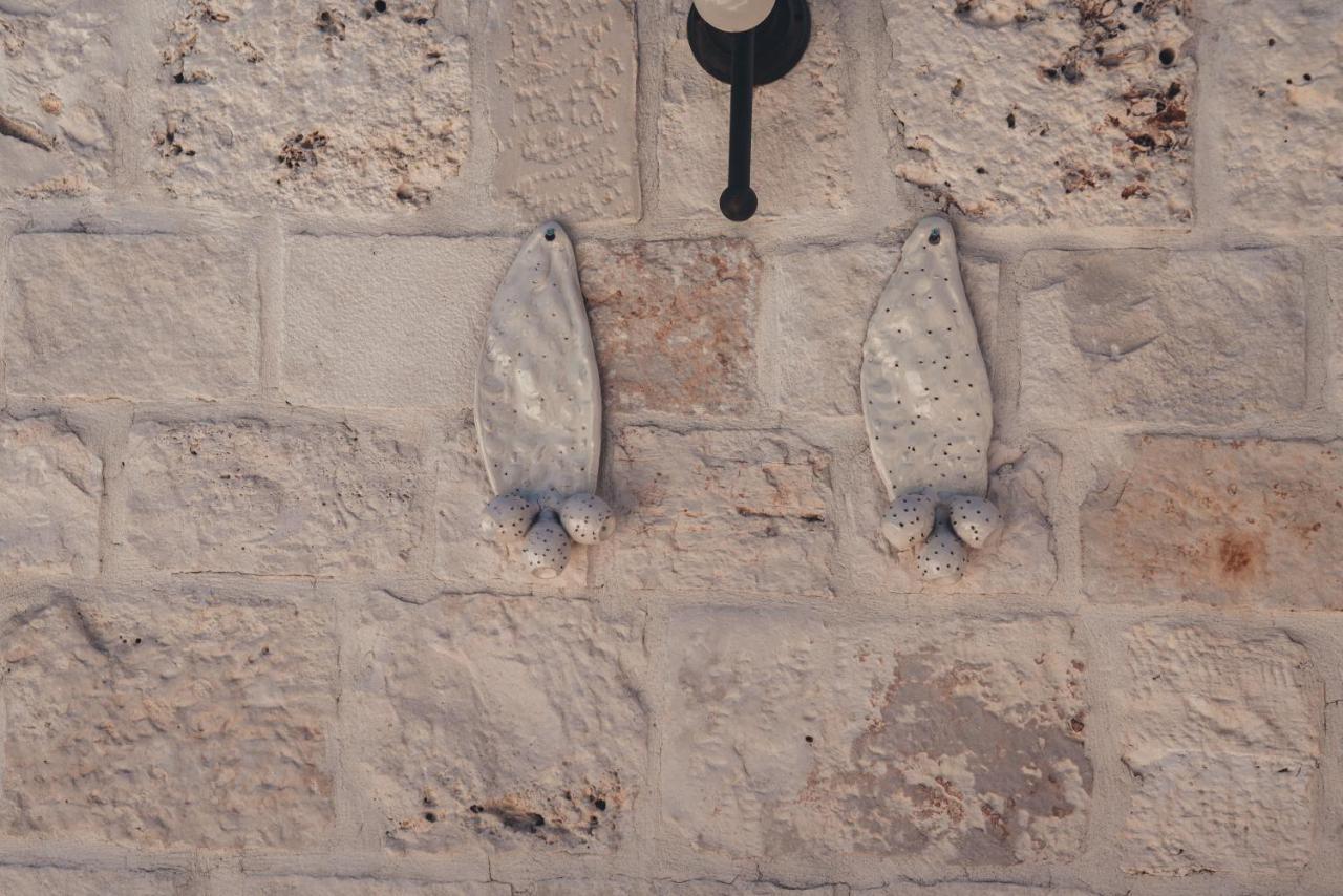 Trullo Grace -Trulli Anti' Charme & Relax Bed & Breakfast อัลเบโรเบลโล ภายนอก รูปภาพ
