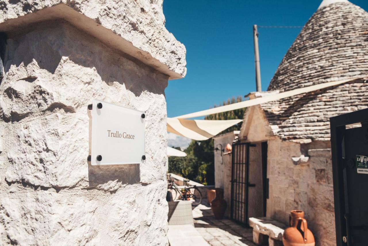 Trullo Grace -Trulli Anti' Charme & Relax Bed & Breakfast อัลเบโรเบลโล ภายนอก รูปภาพ
